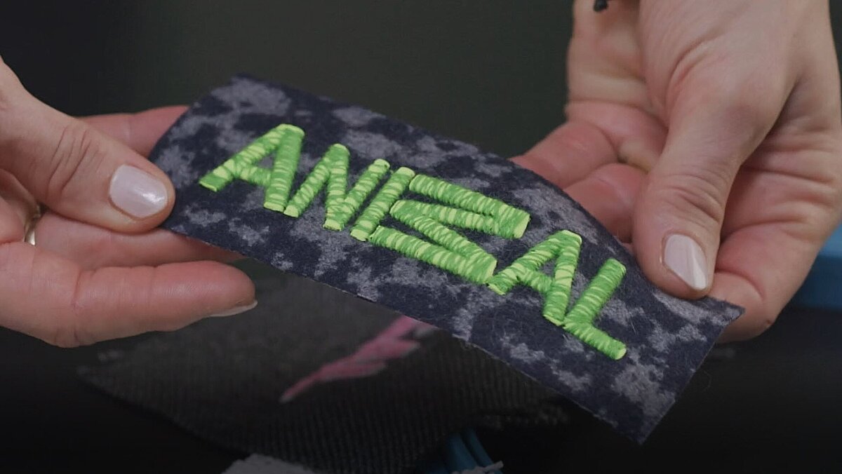 [Translate to Hongkong (Englisch):] Bodybuilder 3D-embroidery foam with dimensional ANIMAL embroidery 